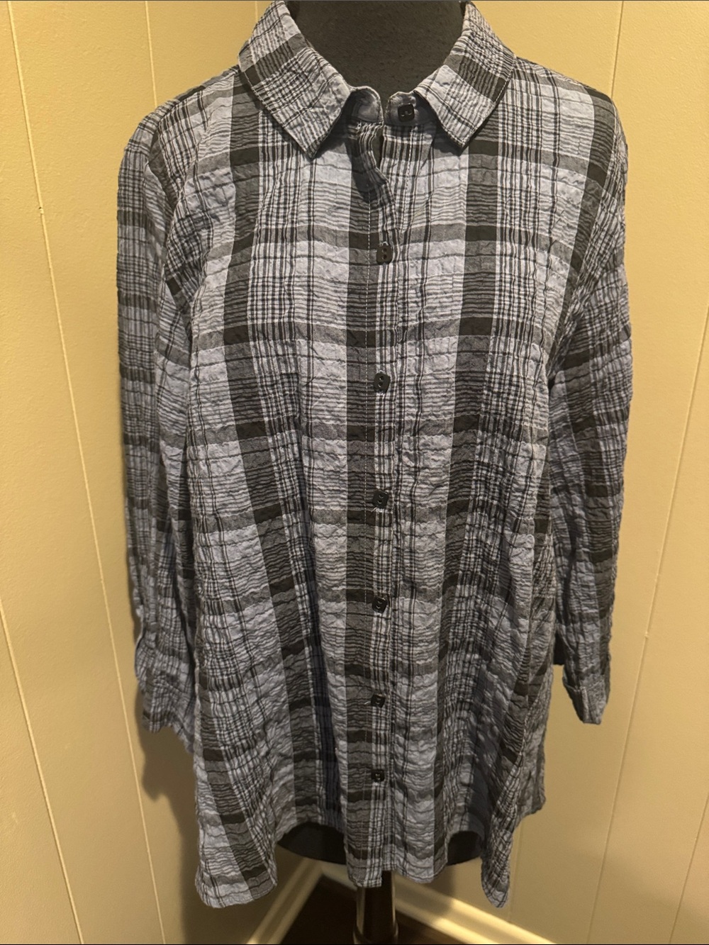 Habitat Crinkle Denim Blue & Charcoal Plaid Button-Up Shirt. Medium.